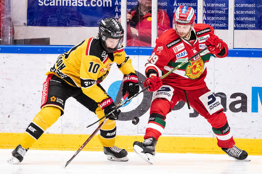 Luleås Einar Emanuelsson och Moras Ryan Johnston