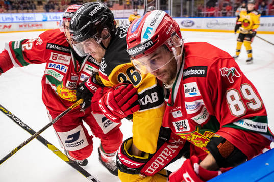 Moras Matt Bailey och Luleås Emil Larsson och Ryan Johnston