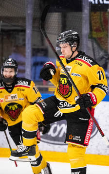 Luleås Petter Emanuelsson jublar