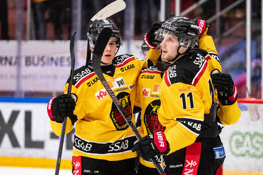 Luleås Petter Emanuelsson jublar