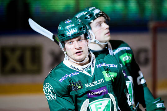Färjestads Marcus Nilsson och Oskar Steen jublar