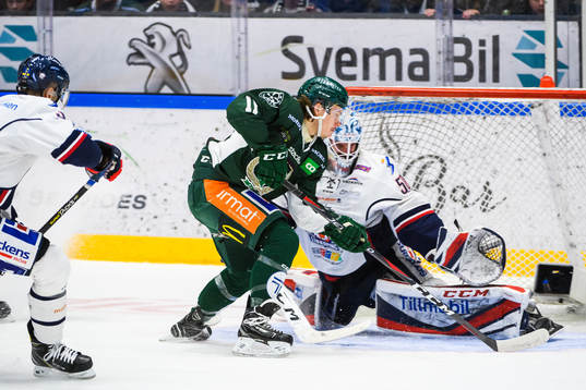 Färjestads Joakim Nygård och Linköpings målvakt Jonas