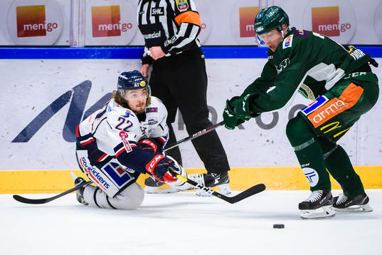 Linköpings Adam Brodecki och Färjestads Johan Ivarsson
