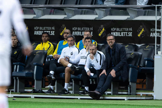 assisterande tränare Sean O'Shea (v), målvaktstränare