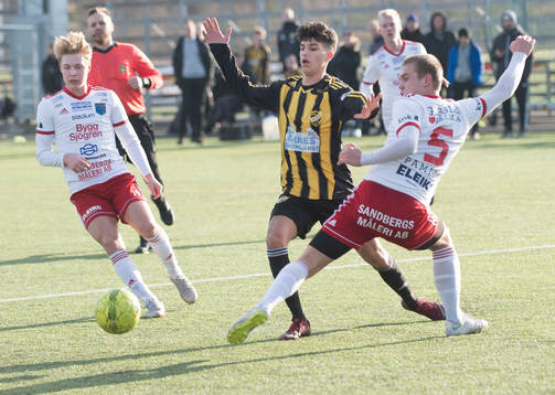 IFK Hässleholms Mustafa Oweid i träningsmatchen mellan