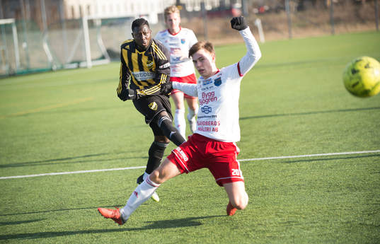IFK Hässleholms Mike Andrew klipper in segermålet 2-1 i