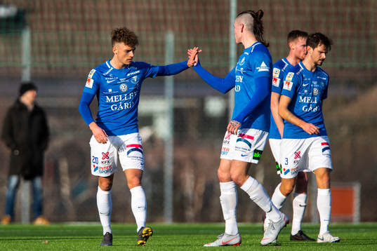 Trelleborgs Felix Hörberg jublar med Isak Jönsson