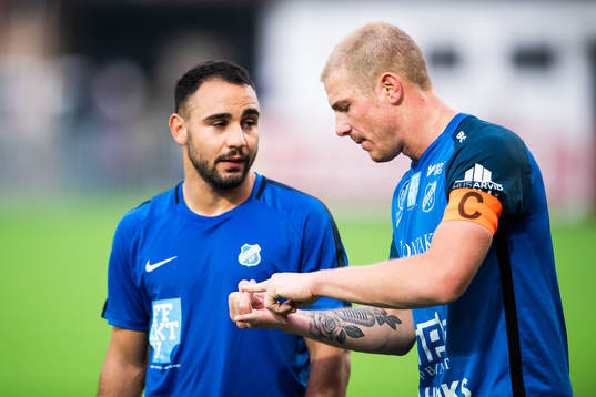 Norrbys Richard Yarsuvat och Nicklas Savolainen i en