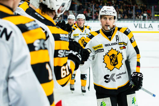 Skellefteås Joakim Lindström jublar