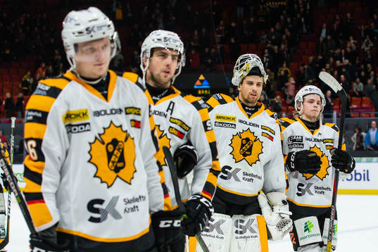 Skellefteås spelare deppar ishockeymatchen i SHL mellan