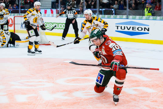 Frölundas Joel Mustonen jublar