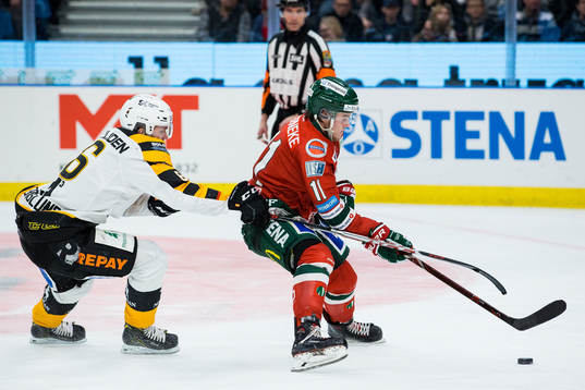 Skellefteås Filip Berglund och Frölundas Samuel Fagemo