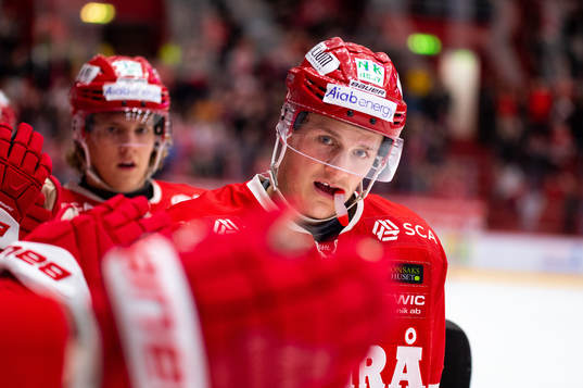 Timrås Henrik Törnqvist jublar
