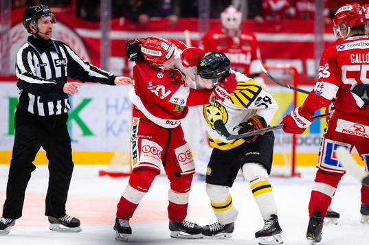 Brynäs Daniel Mannberg och Timrås Emil Berglund