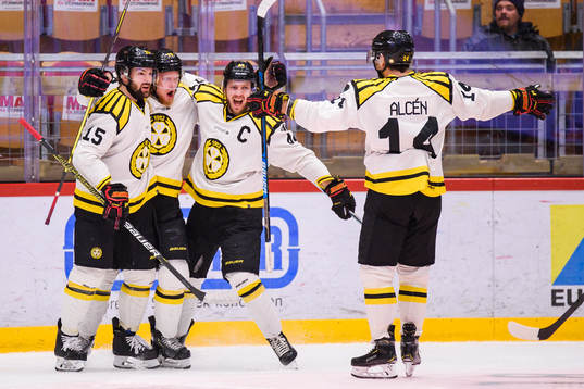 Brynäs Simon Bertilsson och Johan Alcén jublar med
