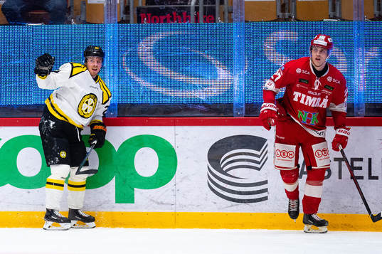 Brynäs Emil Forslund jublar