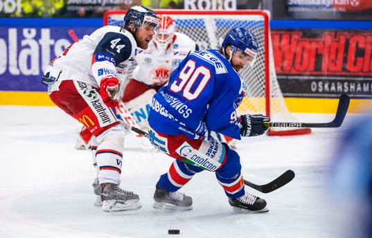 Västerviks Erik Ullmanoch Oskarshamns Alex Hutchings