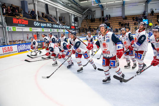 Västervikspelarna jublar