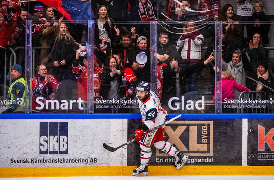 Västerviks Alexander Lindqvist Hansen jublar