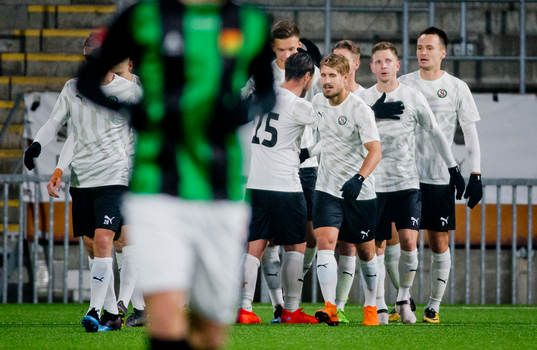 Örebros Johan Bertilsson gör 2-0 och jublar