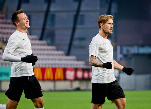 Örebros Daniel Björnkvist gör 1-0 och jublar med Viktor