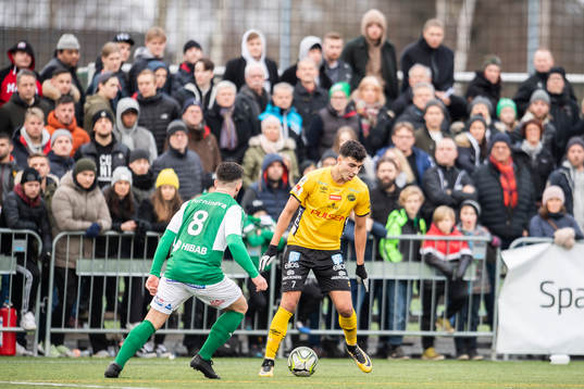 Elfsborgs Deniz Hümmet och Hässleholms Florent Stagova