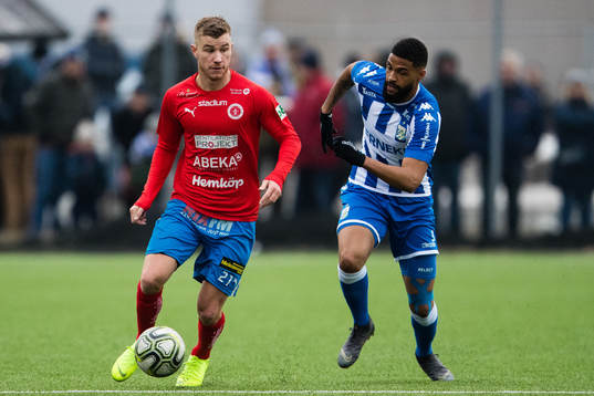 Nyköpings Oscar Karlsson och IFK Göteborgs Kristopher Da