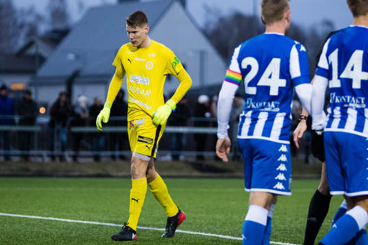 Nyköpings målvakt Gustaf Halvardson deppar