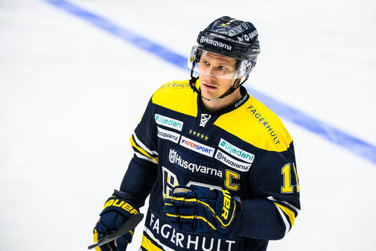 s Simon Önerud jublar