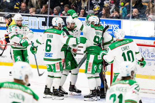 Rögles spelare jublar