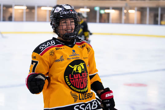 Luleås Rebecca Stenberg jublar