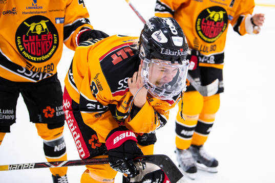 Luleås Ebba Berglund lämnar isen