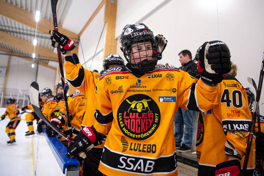 Luleås Petra Nieminen jublar