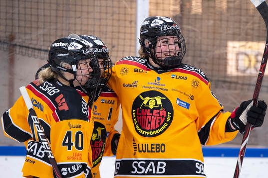 Luleås Emma Nordin (m) jublar