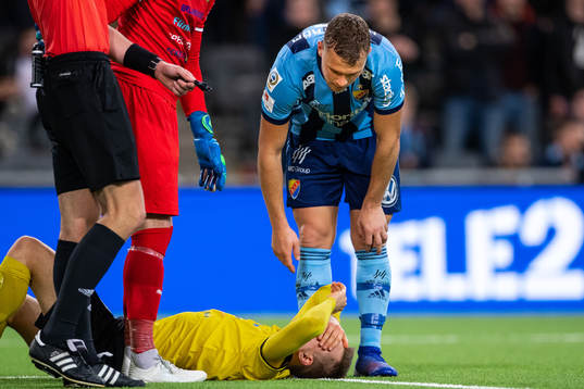 Frejs Oscar Krusnell har ont