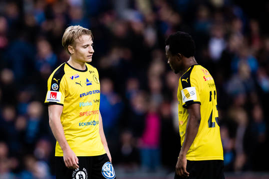 Frejs Henrik Millbert och Abdul Halik Hudu deppar