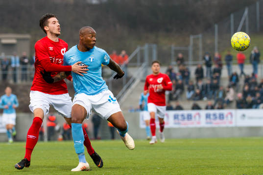Degerfors Christos Gravius och Malmö FFs Carlos Strandberg