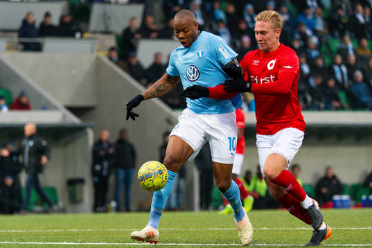 Malmö FFs Carlos Strandberg och Degerfors Oliver Ekroth