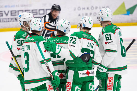 Rögles spelare jublar