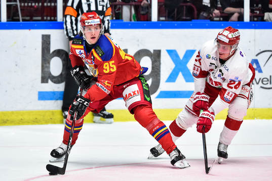 Malmö Redhawks Carl Persson och Timrås Andreas Molinder