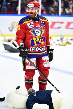 Malmö Redhawks Jens Olsson jublar