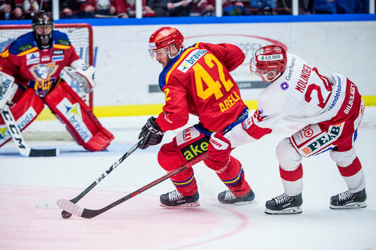 Malmö Redhawks Niklas Arell mot Timrås Andreas Molinder