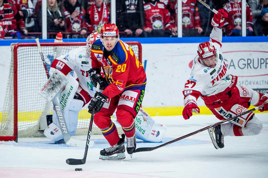 Malmö Redhawks Henrik Hetta mot Timrås Johannes Kinnvall