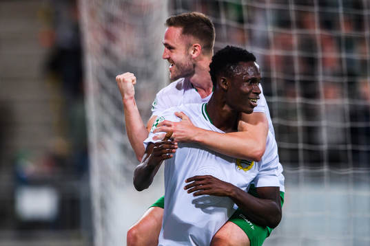Hammarbys Mats Solheim och Kossounou Odilon jublar