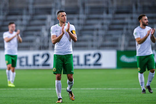 Hammarbys Nikola Djurdjic tackar publiken
