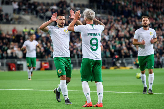 Hammarbys Vladimir Rodic jublar med Sander Svendsen