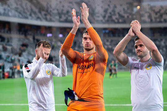 Hammarbys målvakt Davor Blazevic jublar