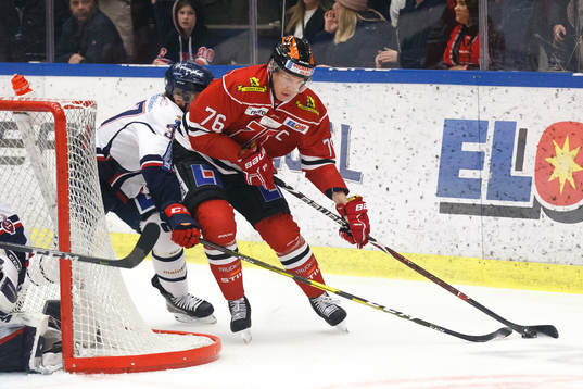 Linköpings Adam Ginning och Örebros Jere Sallinen
