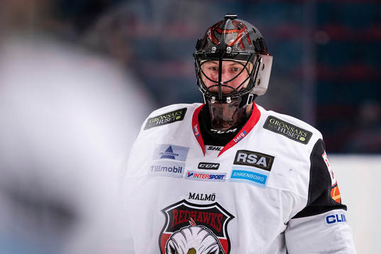 Malmö Redhawks målvakt Oscar Alsenfelt deppar