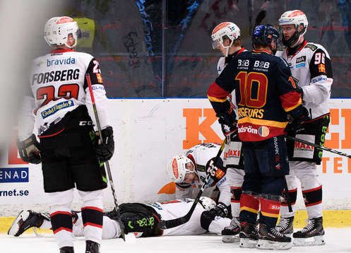 Malmö Redhawks Marcus Björk har ont